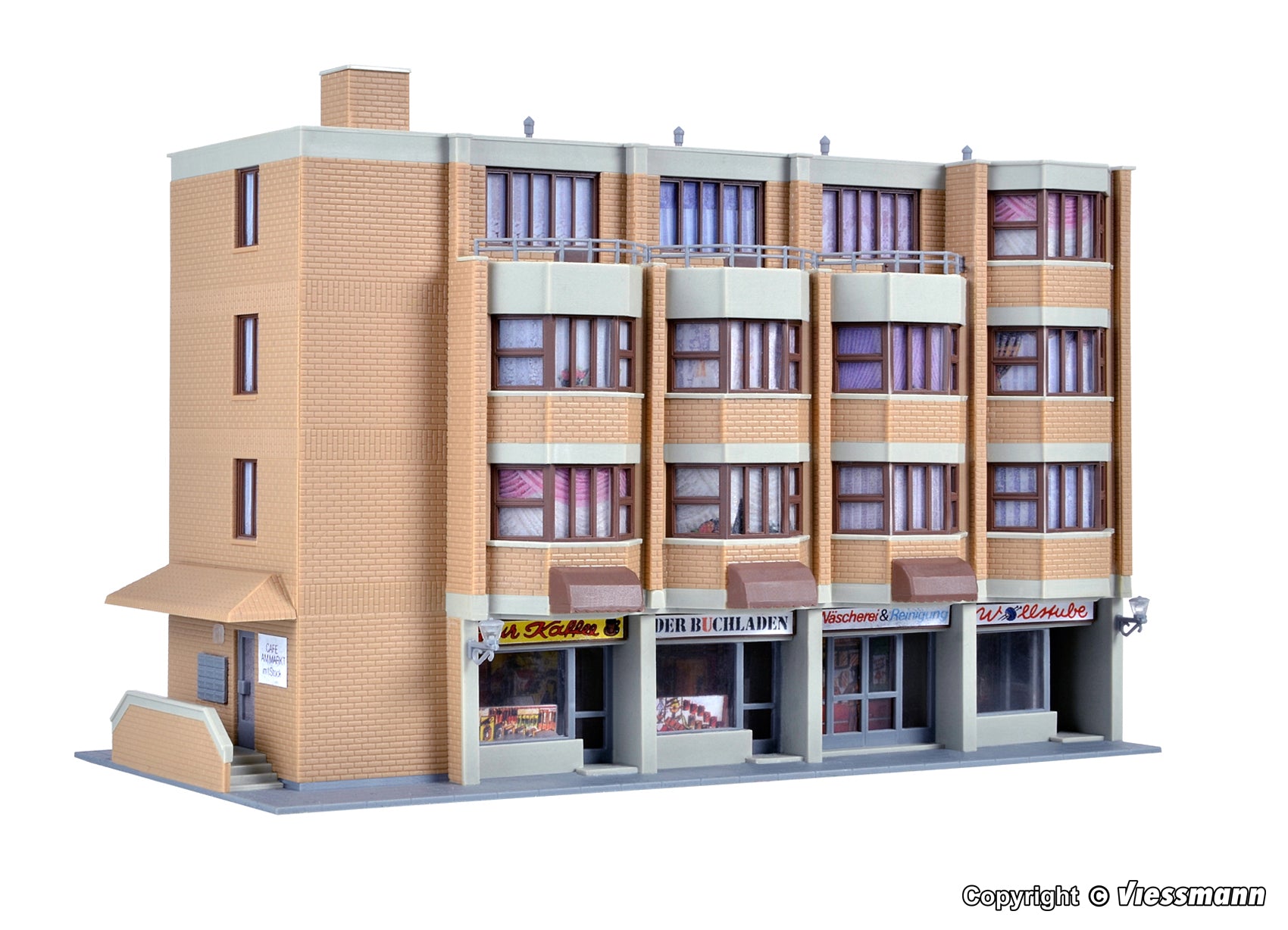 38222 - HO Apartment and business bldg.